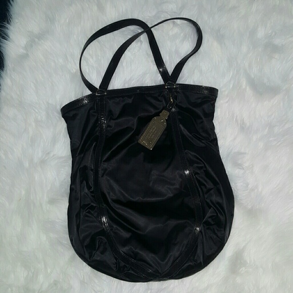 henri bendel Handbags - Henri Bendel Jetset No Frills Medium Tote